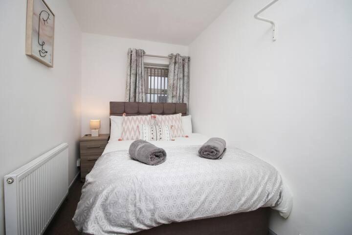 City Centre, Parking, Smart Tv'S In All Rooms Swansea Exterior foto